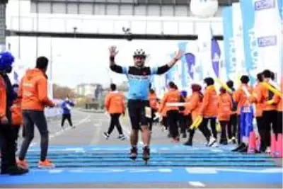 N Kolay 42. İstanbul Maratonu'nun ödül töreni gerçekleştirildi N Kolay 42. İstanbul Maratonu'nun ödül töreni gerçekleştirildi