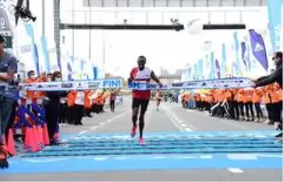 N Kolay 42. İstanbul Maratonu'nun ödül töreni gerçekleştirildi N Kolay 42. İstanbul Maratonu'nun ödül töreni gerçekleştirildi