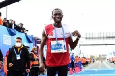 N Kolay 42. İstanbul Maratonu'nun ödül töreni gerçekleştirildi N Kolay 42. İstanbul Maratonu'nun ödül töreni gerçekleştirildi