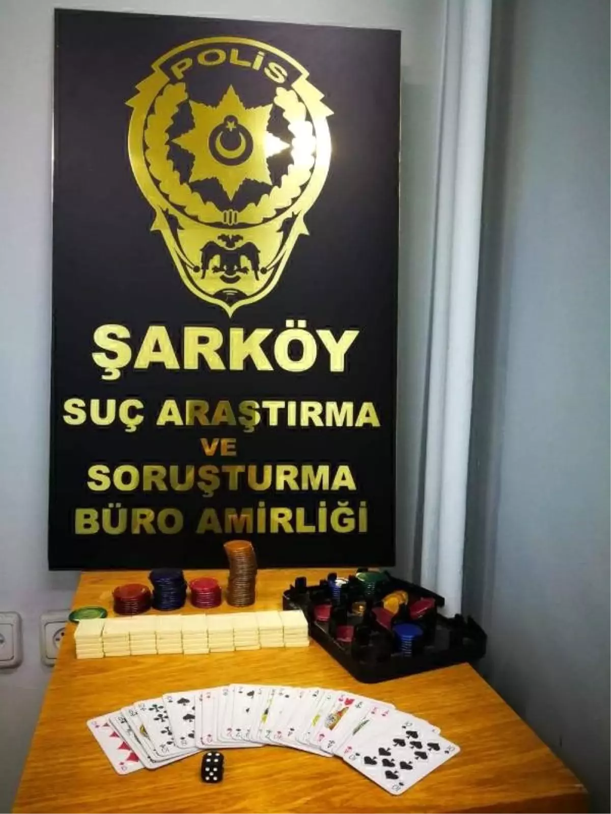 Şarköy'de kumar oynayan 3 kişiye, 3 bin 684 lira para cezası