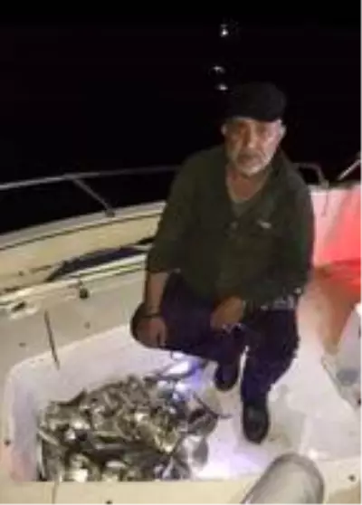 Saros Körfezi'nde balıkçı teknesi battı: 3 kişi kayıp Saros Körfezi'nde balıkçı teknesi battı: 3 kişi kayıp