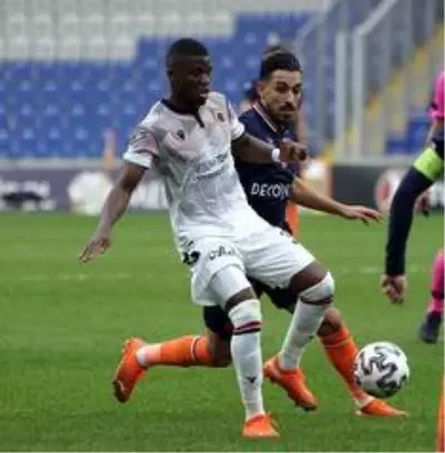 Medipol Başakşehir Gençlerbirliği ile 1-1 berabere kaldı