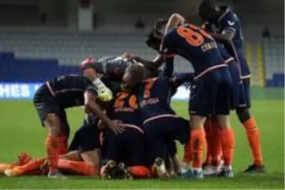 Süper Lig: Medipol Başakşehir: 2 Gençlerbirliği: 1 (Maç sonucu)