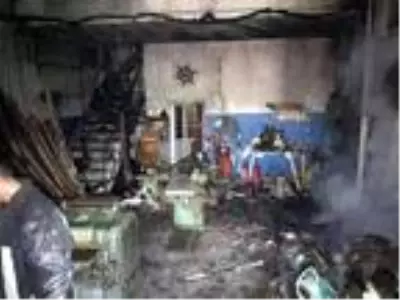 Tekne yapım atölyesinde yangın: 1 ölü Tekne yapım atölyesinde yangın: 1 ölü