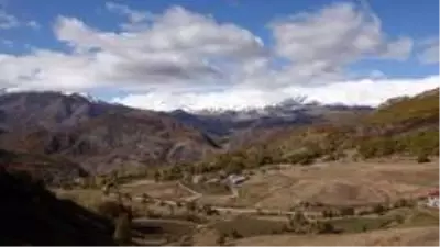 Tunceli'de 'Kar ve sonbahar' görsel şölen sundu Tunceli'de 'Kar ve sonbahar' görsel şölen sundu