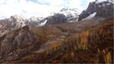 Tunceli'de 'Kar ve sonbahar' görsel şölen sundu Tunceli'de 'Kar ve sonbahar' görsel şölen sundu