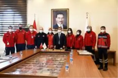 Aksaray'a dönen UMKE ekibine Vali Aydoğdu'dan başarı belgesi Aksaray'a dönen UMKE ekibine Vali Aydoğdu'dan başarı belgesi