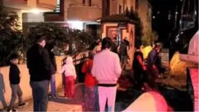 Alt yapı çalışmasında doğalgaz hattı çatlayınca 80 daire sokağa döküldü Alt yapı çalışmasında doğalgaz hattı çatlayınca 80 daire sokağa döküldü