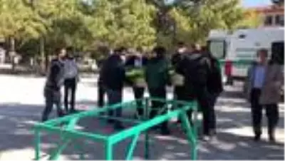 Hastanede yaşamını yitiren depremzede son yolculuğuna uğurlandı - ESKİŞEHİR Hastanede yaşamını yitiren depremzede son yolculuğuna uğurlandı - ESKİŞEHİR