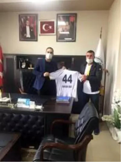 Malatyaspor Derebeyleri Taraftarlar Derneği'nden teşekkür ziyaretleri Malatyaspor Derebeyleri Taraftarlar Derneği'nden teşekkür ziyaretleri