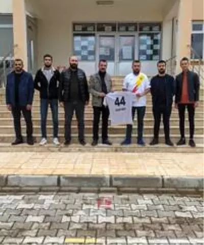 Malatyaspor Derebeyleri Taraftarlar Derneği'nden teşekkür ziyaretleri Malatyaspor Derebeyleri Taraftarlar Derneği'nden teşekkür ziyaretleri