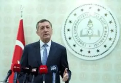 MEB'den ilkokul öğrencilerine 3 bin 500 soruluk kaynak desteği MEB'den ilkokul öğrencilerine 3 bin 500 soruluk kaynak desteği