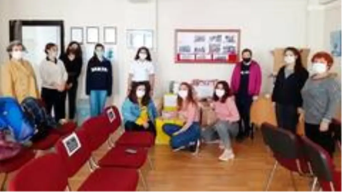Öğrencilerden İzmir'e yardım eli
