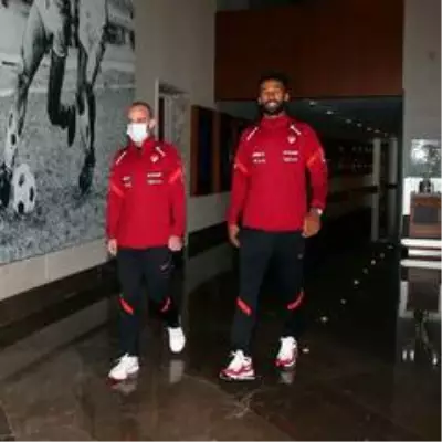 'Caner gibi Arda da milli formayı giyebilir' diyen Şenol Güneş'ten çağrı: İyi bir sol bek varsa gönderin 'Caner gibi Arda da milli formayı giyebilir' diyen Şenol Güneş'ten çağrı: İyi bir sol bek varsa gönderin