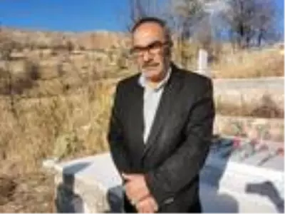 Van depreminde yaşamını yitiren DHA Muhabiri Cem Emir mezarı başında anıldı