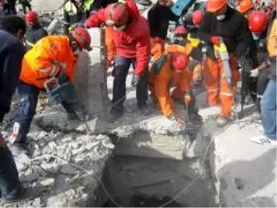 Van depreminin kahramanı: 'Depremler yağmurun yağması kadar doğal bir olay kabul edilmeli' Van depreminin kahramanı: 'Depremler yağmurun yağması kadar doğal bir olay kabul edilmeli'