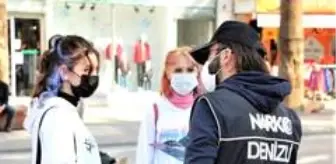 Zeytinköy: Vatandaşlar Narkorehber ve Narkonokta ile uyuşturucuya karşı bilinçlendiriliyor Zeytinköy: Vatandaşlar Narkorehber ve Narkonokta ile uyuşturucuya karşı bilinçlendiriliyor