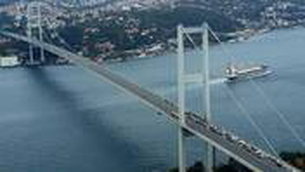 Saygıyla anıyoruz! 15 Temmuz Şehitler Köprüsü'nde 09.05'te hayat durdu