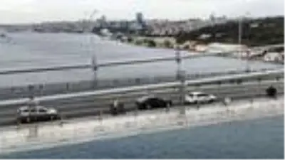 Saygıyla anıyoruz! 15 Temmuz Şehitler Köprüsü'nde 09.05'te hayat durdu Saygıyla anıyoruz! 15 Temmuz Şehitler Köprüsü'nde 09.05'te hayat durdu
