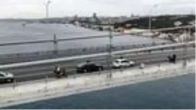 Saygıyla anıyoruz! 15 Temmuz Şehitler Köprüsü'nde 09.05'te hayat durdu Saygıyla anıyoruz! 15 Temmuz Şehitler Köprüsü'nde 09.05'te hayat durdu