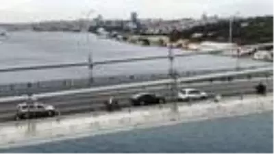Saygıyla anıyoruz! 15 Temmuz Şehitler Köprüsü'nde 09.05'te hayat durdu Saygıyla anıyoruz! 15 Temmuz Şehitler Köprüsü'nde 09.05'te hayat durdu