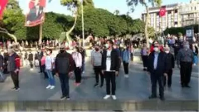 Antalya'da sosyal mesafeli 10 Kasım töreni Antalya'da sosyal mesafeli 10 Kasım töreni