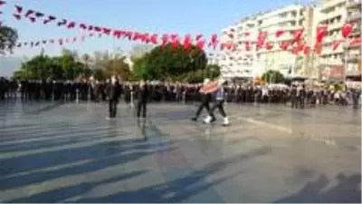 Antalya'da sosyal mesafeli 10 Kasım töreni Antalya'da sosyal mesafeli 10 Kasım töreni