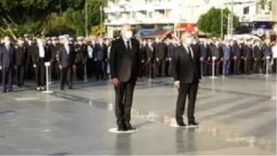 Antalya'da sosyal mesafeli 10 Kasım töreni Antalya'da sosyal mesafeli 10 Kasım töreni