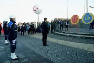 Atatürk, Kuşadası'nda törenle anıldı Atatürk, Kuşadası'nda törenle anıldı