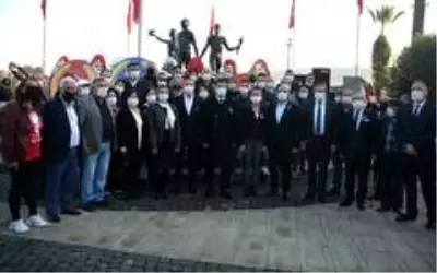 Atatürk, Kuşadası'nda törenle anıldı Atatürk, Kuşadası'nda törenle anıldı