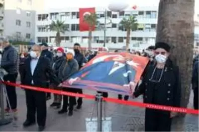 Ayvalık'ta Atatürk'ün 82. yıldönümü hüznü Ayvalık'ta Atatürk'ün 82. yıldönümü hüznü