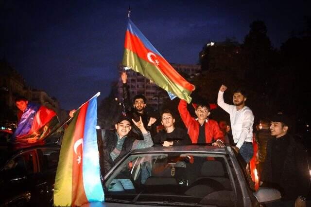 Azerbaycan'da tarihi gece! Zafer kutlamaları sabaha kadar devam etti