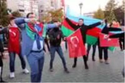 Azerbaycan'ın Karabağ zaferi Eskişehir'de coşkuyla kutlandı Azerbaycan'ın Karabağ zaferi Eskişehir'de coşkuyla kutlandı