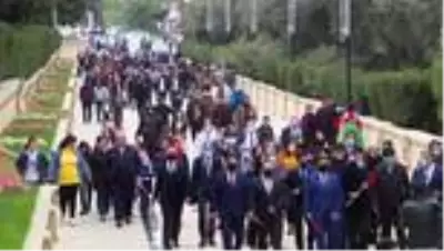 Azerbaycanlılar Dağlık Karabağ'da varılan anlaşmayı coşkuyla kutluyor (3) Azerbaycanlılar Dağlık Karabağ'da varılan anlaşmayı coşkuyla kutluyor (3)
