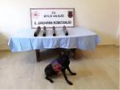 Bitlis'te PKK'ya ait 4 law silahı ele geçirildi Bitlis'te PKK'ya ait 4 law silahı ele geçirildi