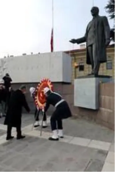 Büyük Önder Atatürk'ü anıyoruz Büyük Önder Atatürk'ü anıyoruz