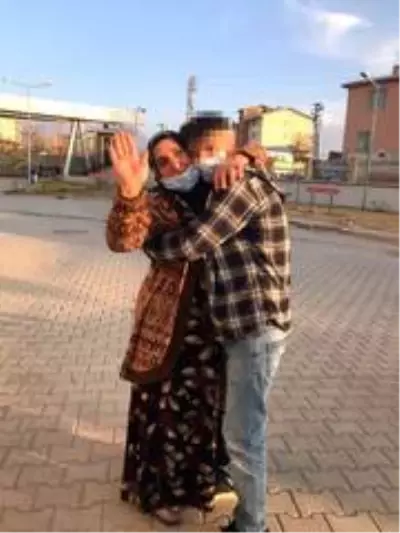 Fatma anne günler sonra kayıp oğluna kavuştu Fatma anne günler sonra kayıp oğluna kavuştu