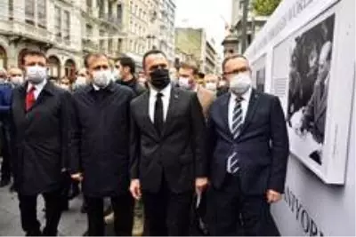 - İstiklal Caddesi'nde 'Atatürk'e Saygı / Dünyanın Gözünden Atatürk Sergisi' - İstiklal Caddesi'nde 'Atatürk'e Saygı / Dünyanın Gözünden Atatürk Sergisi'