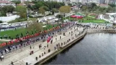 Kadıköy'de 10 Kasım'da 'Ata'ya saygı zinciri' oluşturuldu Kadıköy'de 10 Kasım'da 'Ata'ya saygı zinciri' oluşturuldu