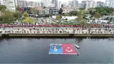 Kadıköy'de 10 Kasım'da 'Ata'ya saygı zinciri' oluşturuldu Kadıköy'de 10 Kasım'da 'Ata'ya saygı zinciri' oluşturuldu