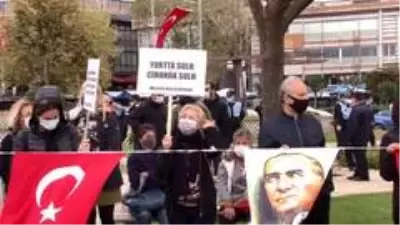 Kadıköy'de 10 Kasım'da 'Ata'ya saygı zinciri' oluşturuldu Kadıköy'de 10 Kasım'da 'Ata'ya saygı zinciri' oluşturuldu
