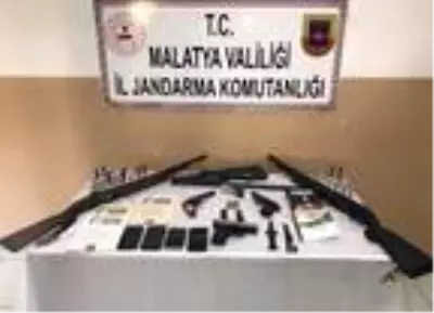 Son dakika haberleri! Malatya'da, terör örgütü propagandasına 4 gözaltı Son dakika haberleri! Malatya'da, terör örgütü propagandasına 4 gözaltı