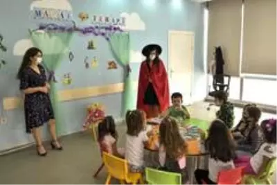 Masal terapisi ile çocukların iç dünyasına ulaşılıyor