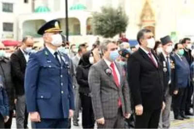 Pandemiyle mücadele eden sağlık çalışanları Ata'sını unutmadı