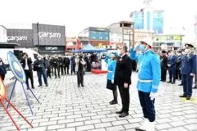 Pandemiyle mücadele eden sağlık çalışanları Ata'sını unutmadı