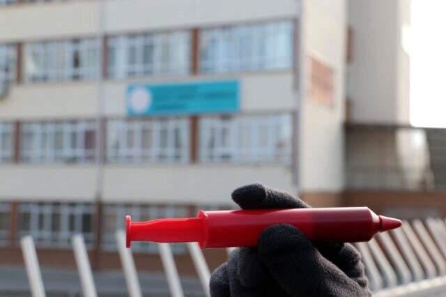 Şırınga çikolatadan ölen minik Mert, suçlu bulundu! Babası çıkan karara isyan etti Şırınga çikolatadan ölen minik Mert, suçlu bulundu! Babası çıkan karara isyan etti