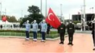 Taksim Cumhuriyet Anıtı'nda Atatürk'ü anma töreni Taksim Cumhuriyet Anıtı'nda Atatürk'ü anma töreni