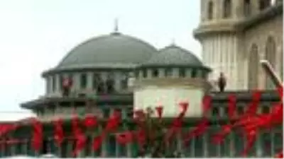 Taksim Cumhuriyet Anıtı'nda Atatürk'ü anma töreni Taksim Cumhuriyet Anıtı'nda Atatürk'ü anma töreni