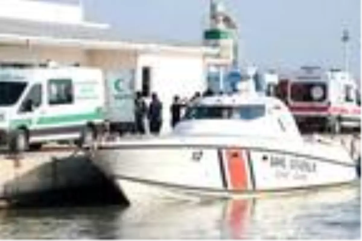 Adana açıklarında tankerle çarpışan balıkçı teknesi alabora oldu; 4 ölü, 1 kayıp (8)