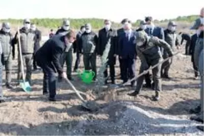 Balıkesir'de 10 bin fidan toprakla buluştu Balıkesir'de 10 bin fidan toprakla buluştu